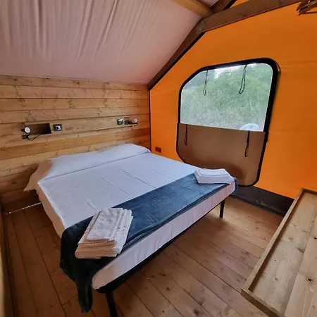 אוהל מפואר Casa Sgarlata Glamping - Tenda Olivastro שיקלי